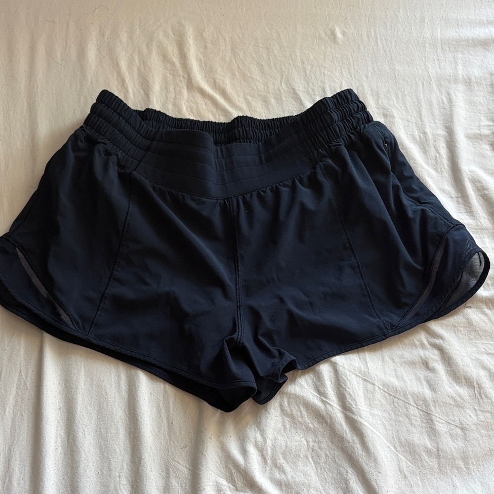 lululemon 2.5 in navy blue shorts